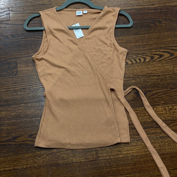 SOFTSPUN FITTED WRAP TOP - GAP - Picture 3 of 6